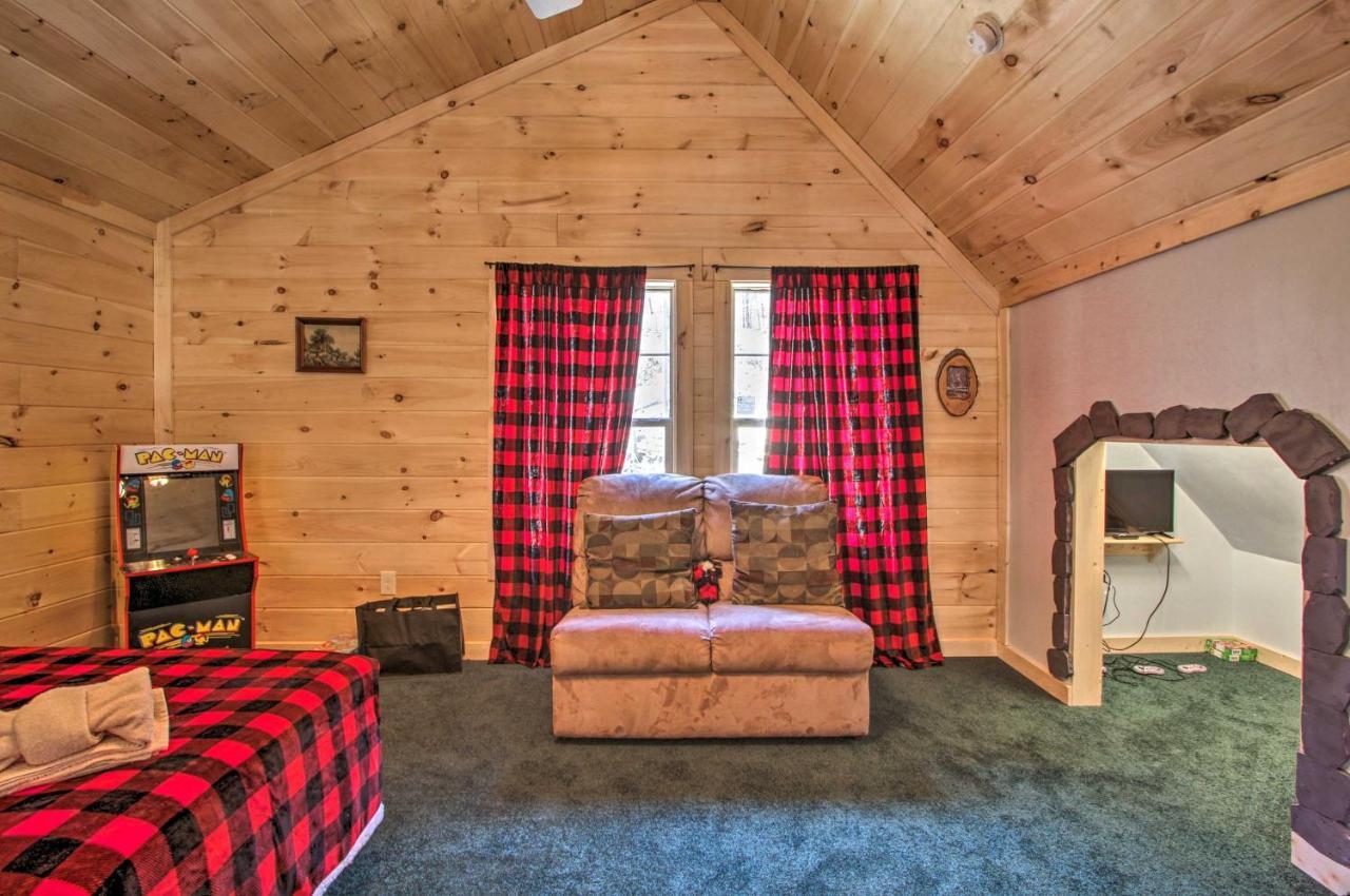 The Phoenix Cabin With Hot Tub In Gatlinburg! Exterior photo